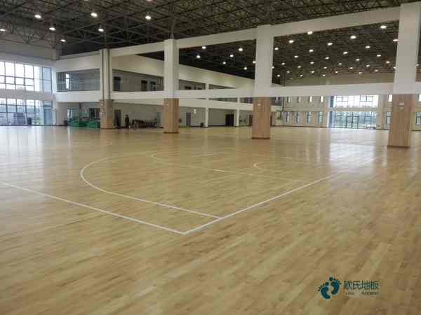 運(yùn)動(dòng)木地板安裝顏色差1