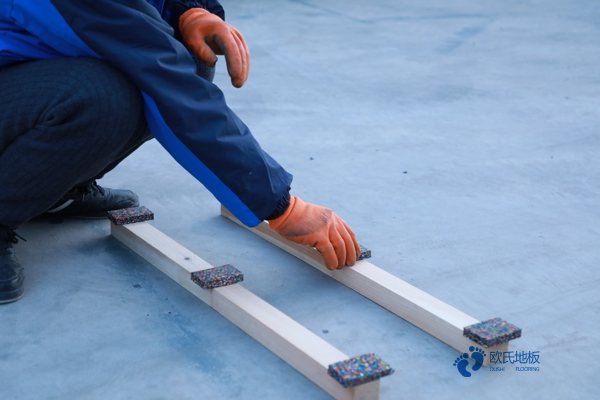 籃球場(chǎng)木地板施工技術(shù)要求1