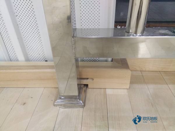 校園運(yùn)動(dòng)籃球木地板價(jià)格多少錢